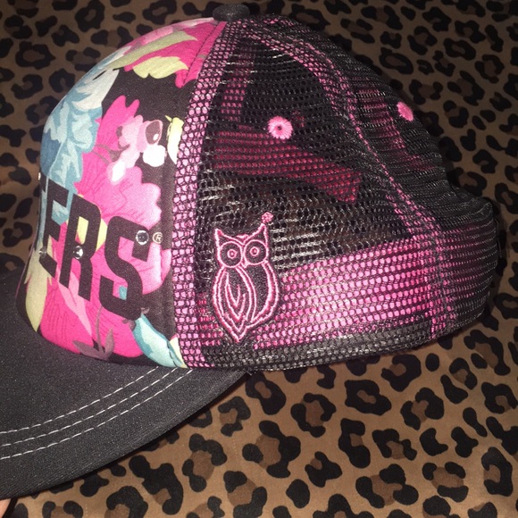 Hooters cap with bling - Picture 3 of 4